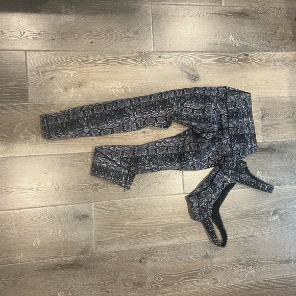 Gigi C Active Set - Picture 5 of 6